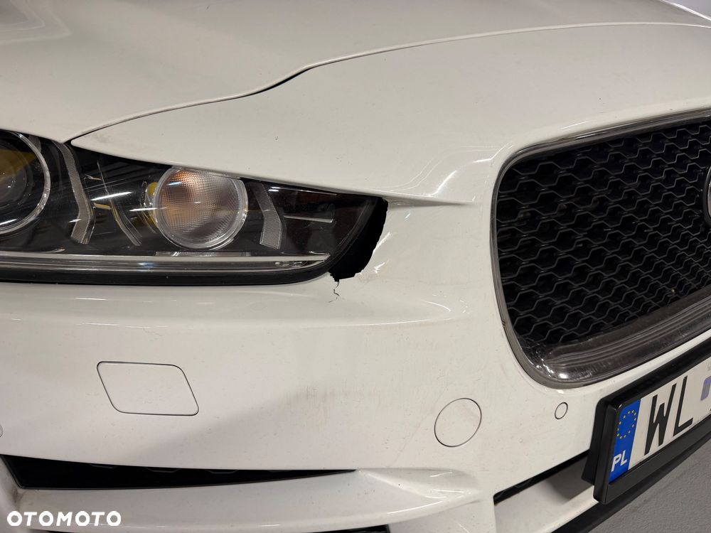 Jaguar XE 2.0 T Prestige - 18