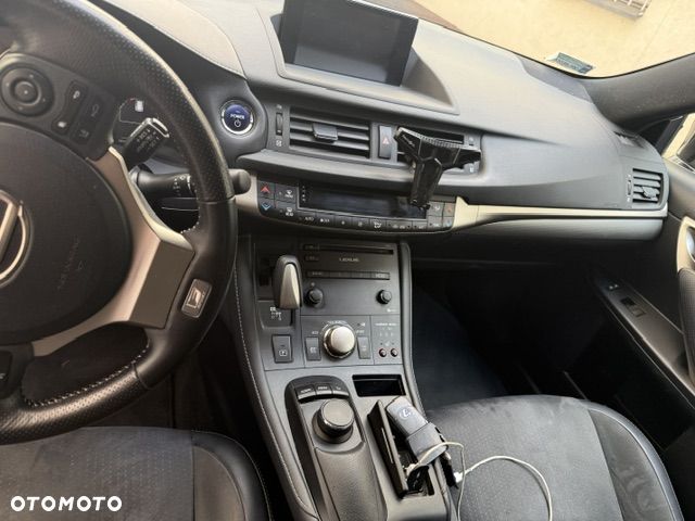 Lexus CT 200h F Sport Edition - 6