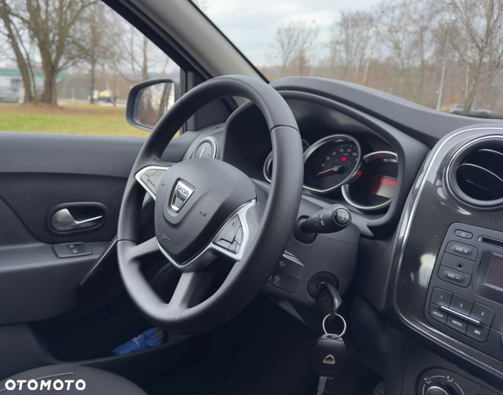 Dacia Logan TCe 90 S&S Celebration - 19