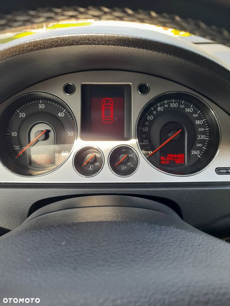 Volkswagen Passat 2.0 TDI DPF Comfortline - 8