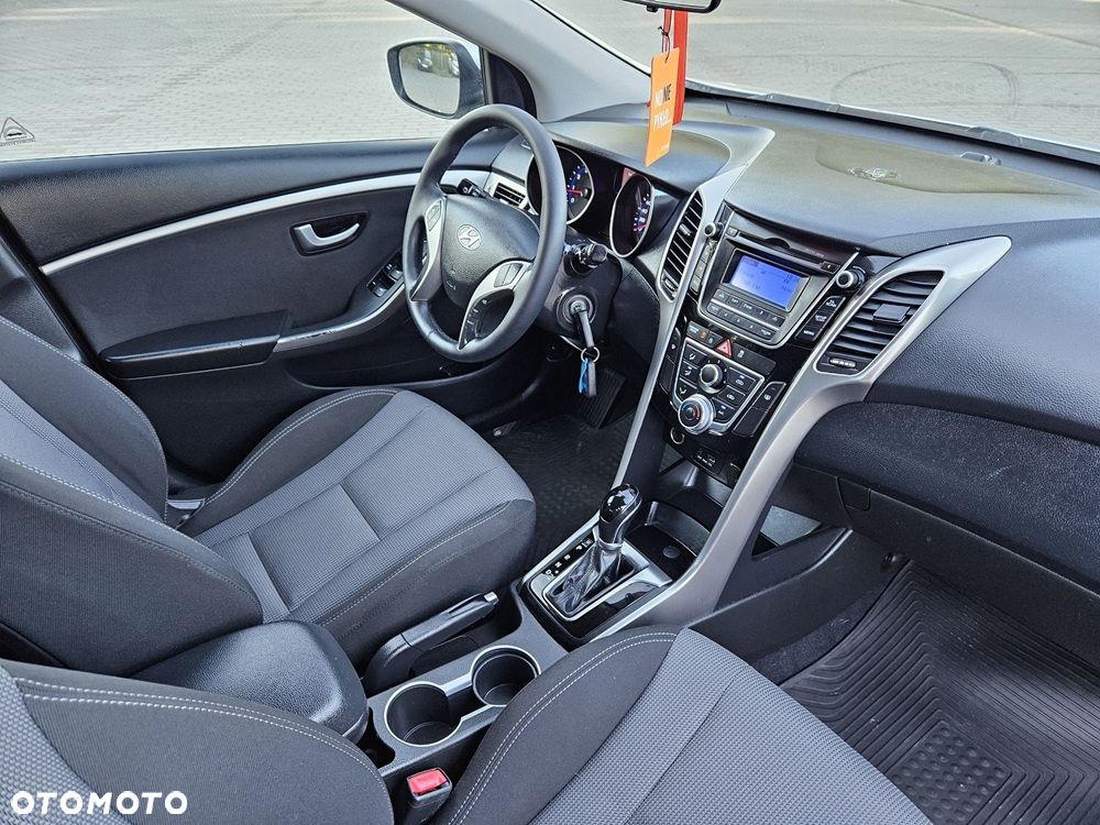Hyundai i30 1.6 Automatik Style - 11