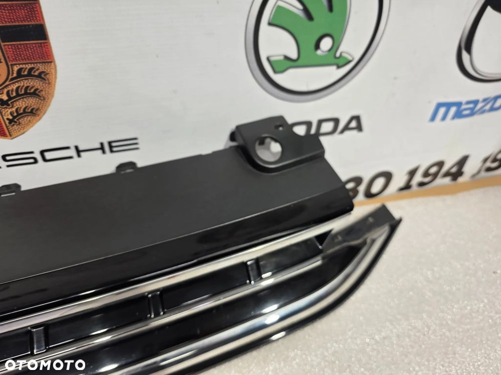 VW SPORTSVAN LIFT 510 17- ATRAPA / GRILL PRZEDNI PRZÓD + ZNACZEK POD RADAR NR 510853653H / 510853651AN NR AUKCJI GL892 - 5