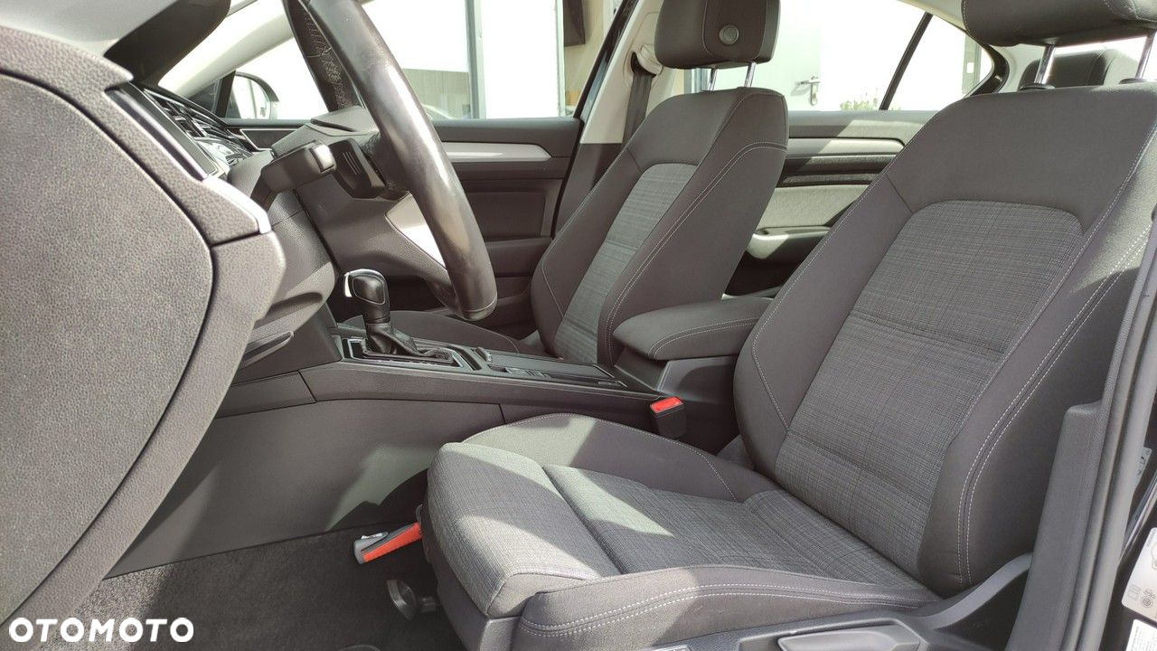 Volkswagen Passat - 22