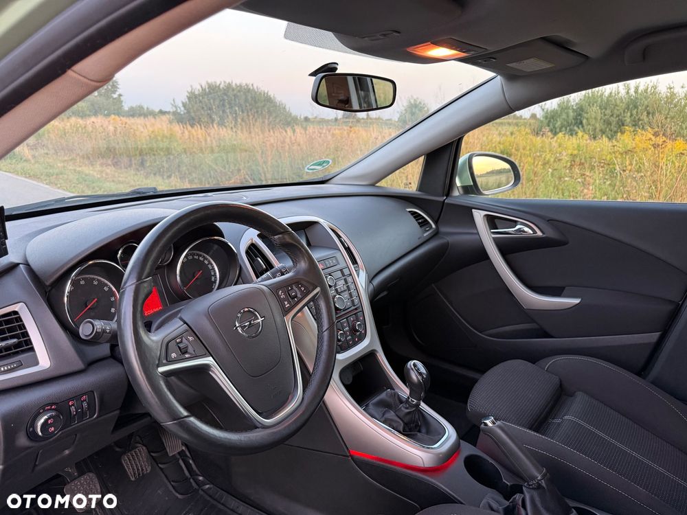 Opel Astra 1.4 Turbo - 11