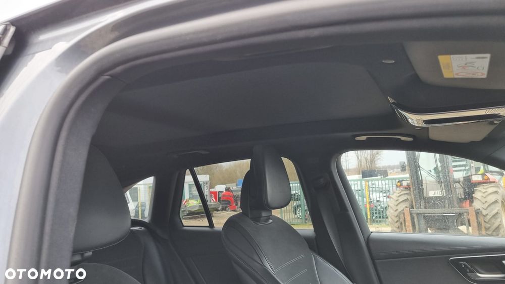 Mercedes-Benz GLC 220 d 4Matic 9G-TRONIC AMG Line Advanced - 23