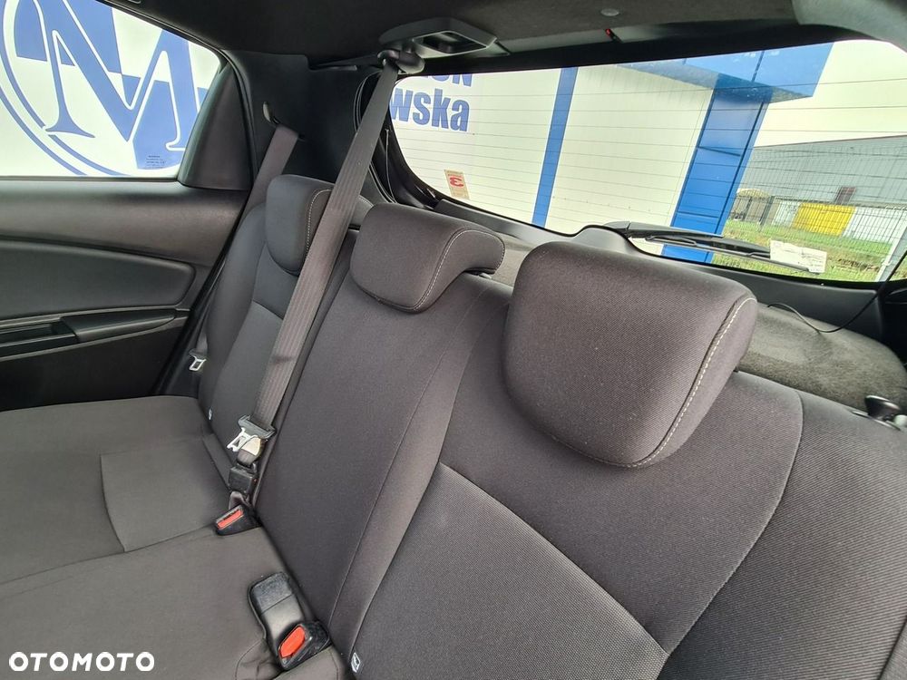 Toyota Yaris Hybrid 100 Premium - 29