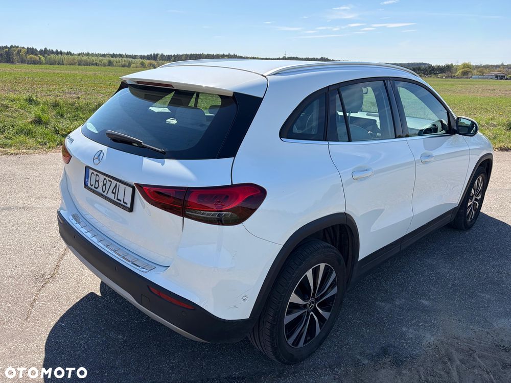 Mercedes-Benz GLA 200 - 11