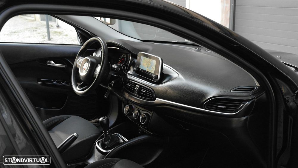 Fiat Tipo Station Wagon 1.3 M-Jet Easy - 25