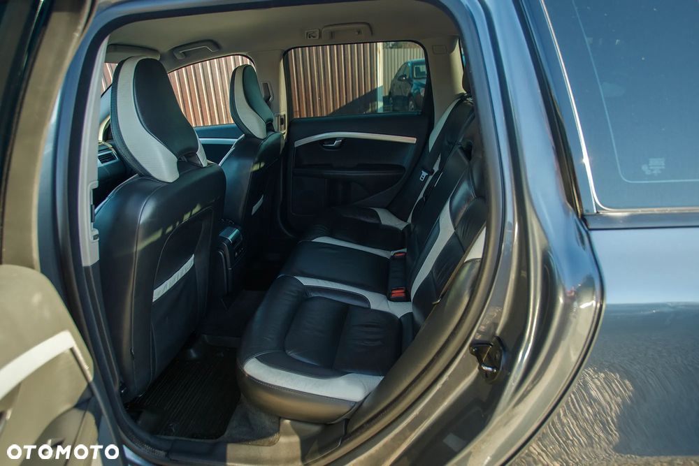 Volvo V70 2.5T R-Design Summum - 17