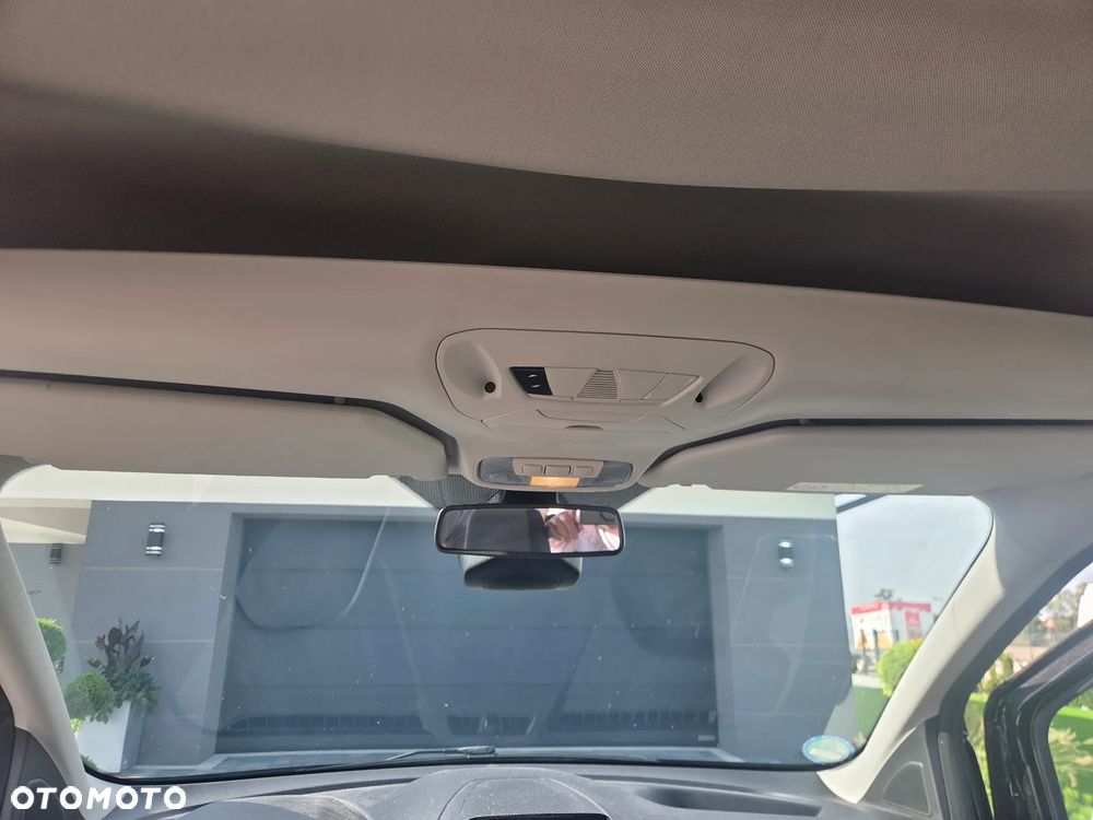 Ford Tourneo Connect - 13