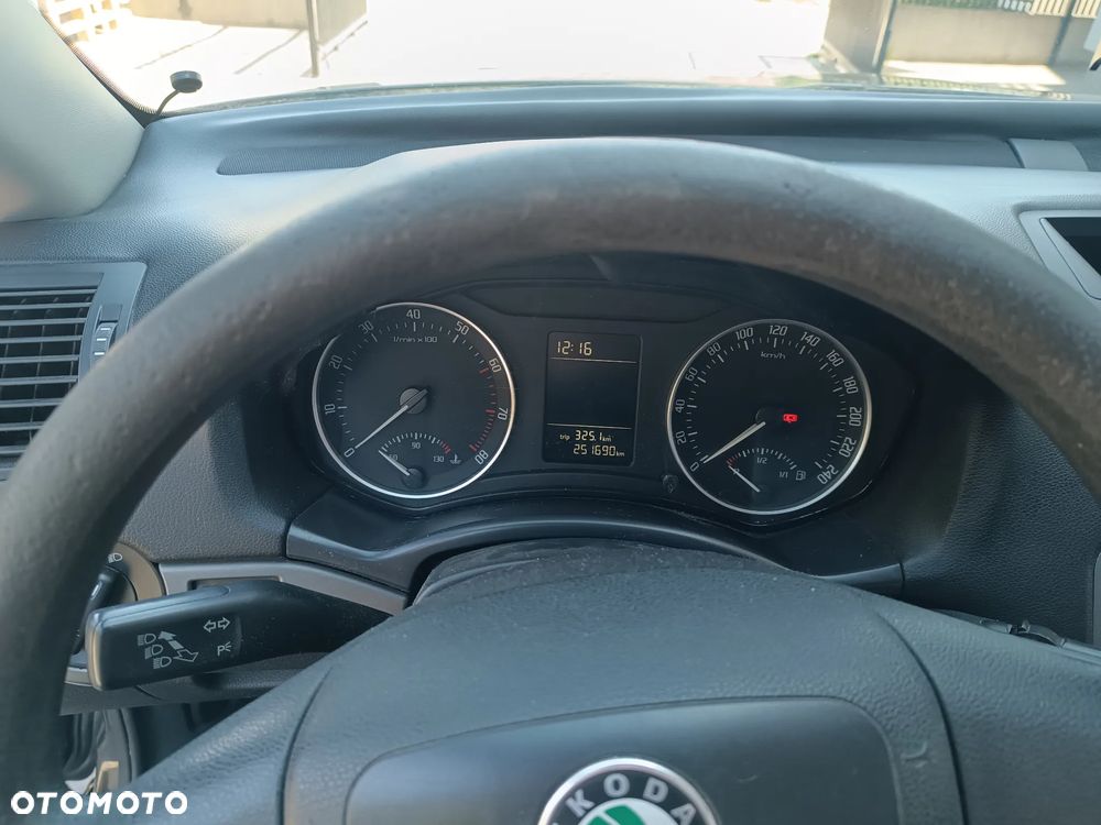 Skoda Octavia 1.4 TSI Ambiente - 14