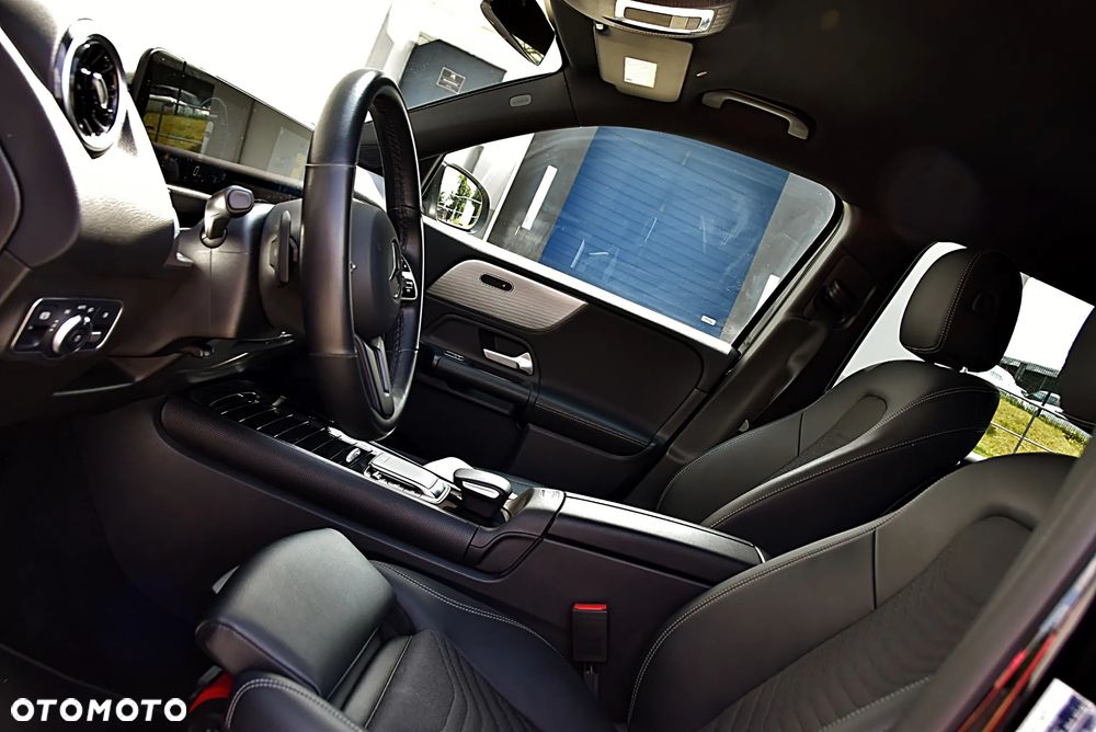 Mercedes-Benz GLB 200 7G-DCT - 16