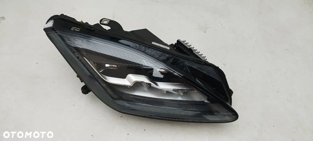 Jaguar E Pace E-Pace 2017- X540 Prawy Mid Led Oryginał J9C3-13W029-EC