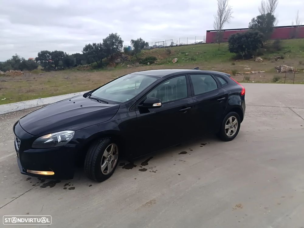 Volvo V40 D2 Momentum - 1