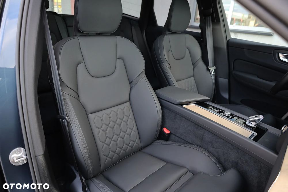 Volvo XC 60 T8 AWD Plus Dark - 41