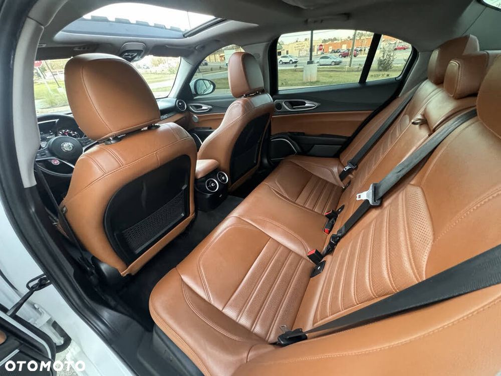 Alfa Romeo Giulia - 21