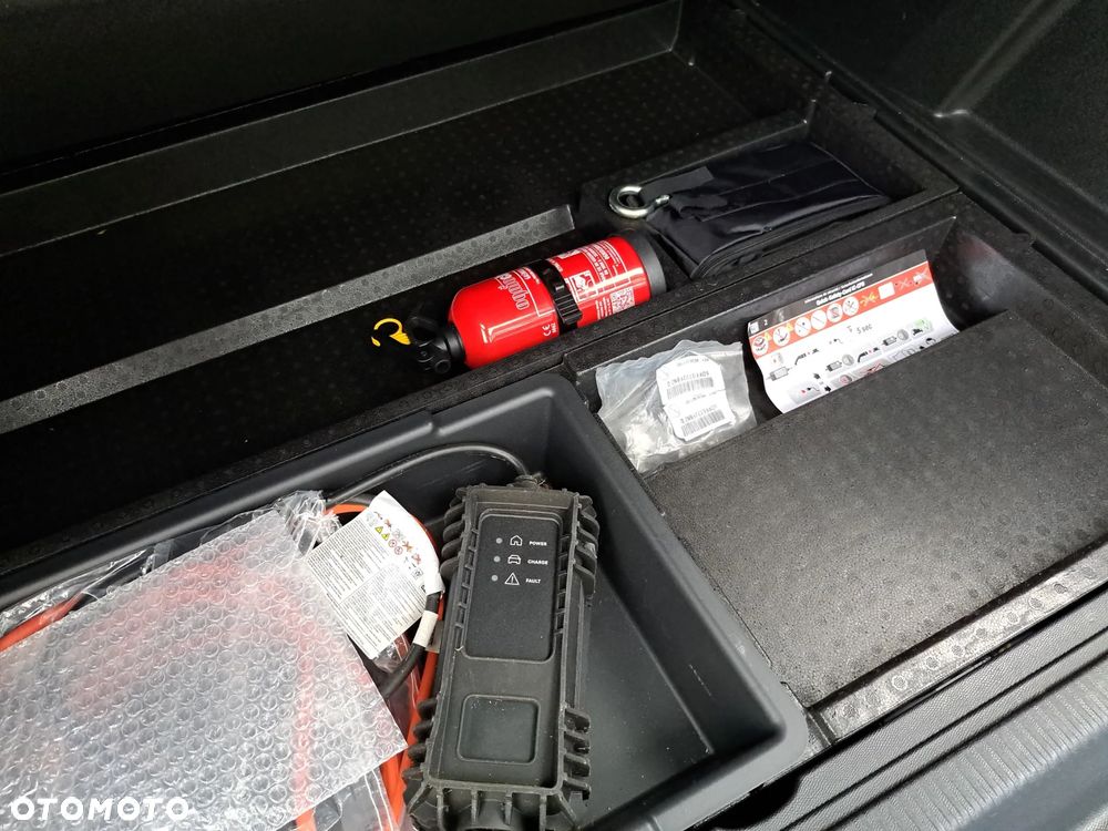 Peugeot 3008 1.6 PureTech Hybrid PHEV Allure Pack S&S EAT8 - 13