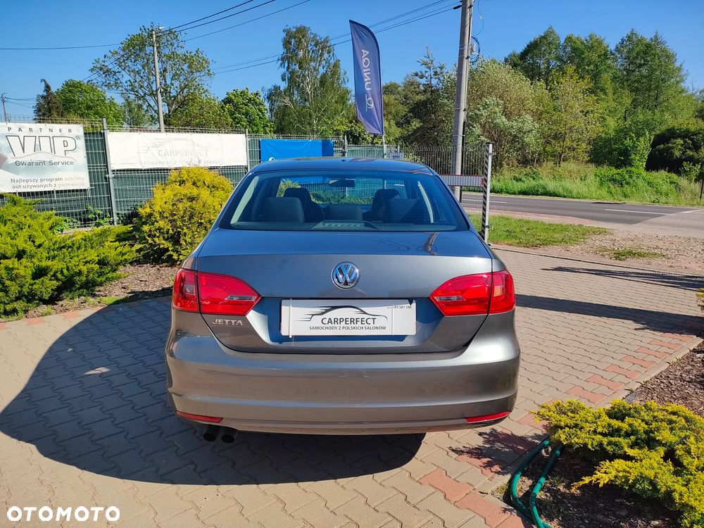 Volkswagen Jetta - 5