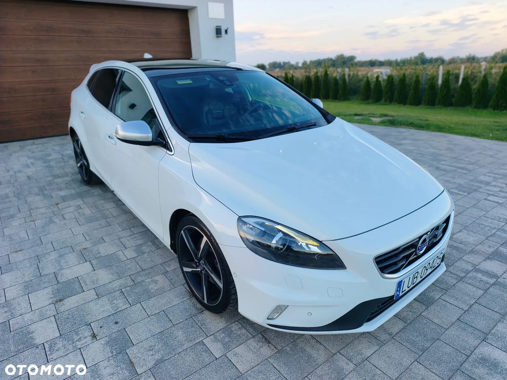 Volvo V40 T3 R-Design Momentum - 4