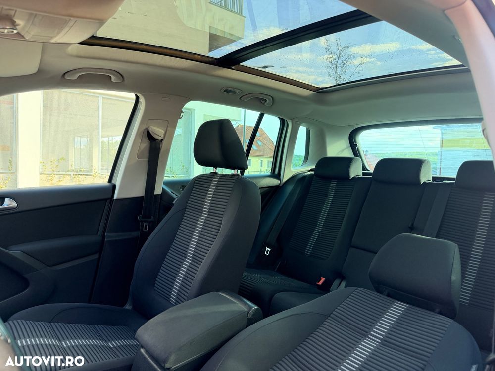 Volkswagen Tiguan 2.0 TDI DPF BlueMotion Technology Lounge Sport & Style - 12