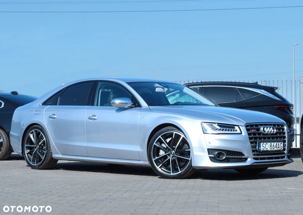 Audi S8 Plus - 3