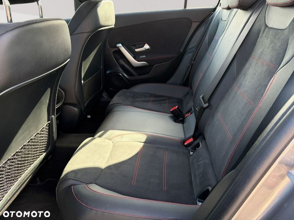 Mercedes-Benz Klasa A 200 AMG Line 7G-DCT - 25