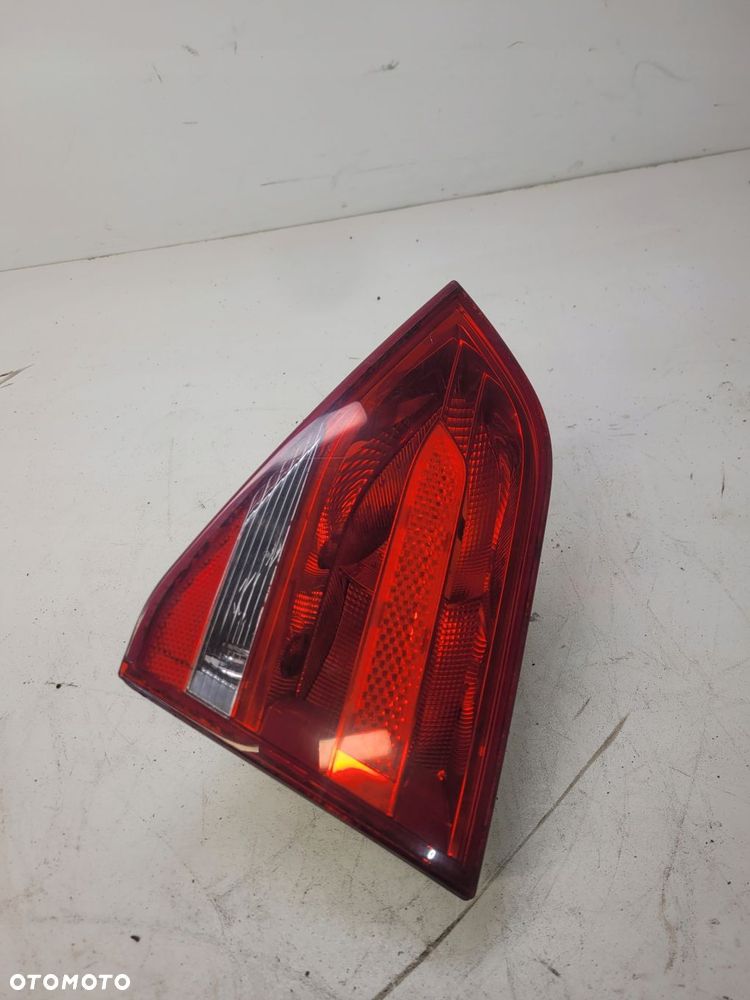 LAMPA PRAWY TYŁ W KLAPE AUDI A4 B8 SEDA 8K5945094 - 4