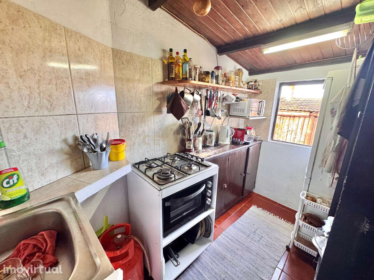 Casa Rústica com Vista Mar e Potencial Turístico em Porto Moniz - Grande imagem: 5/15