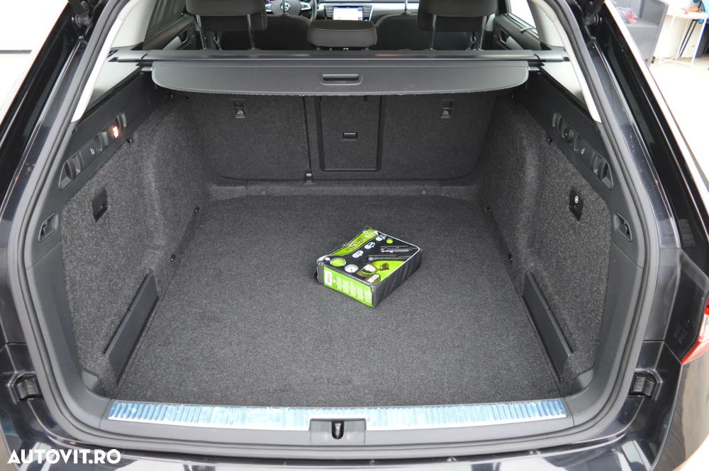 Skoda Superb 2.0 TDI DSG Ambition - 33