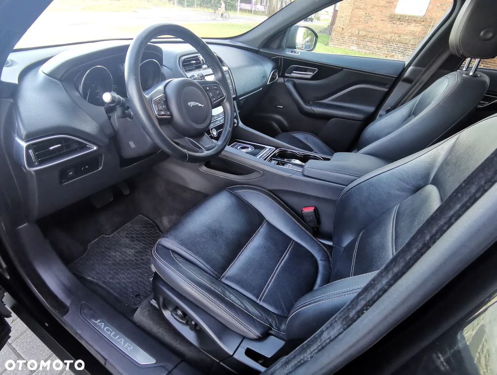 Jaguar F-Pace 35t AWD Prestige - 23
