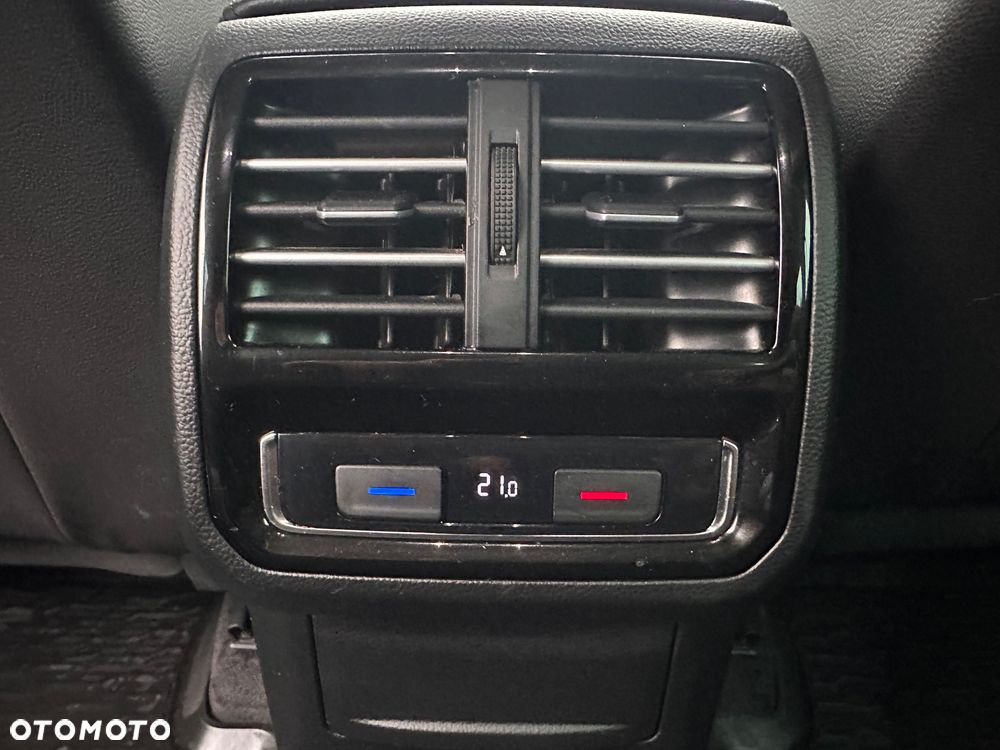 Volkswagen Passat - 28