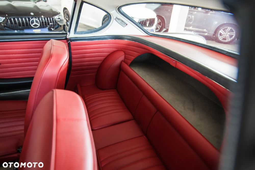 Volvo P1800 - 28