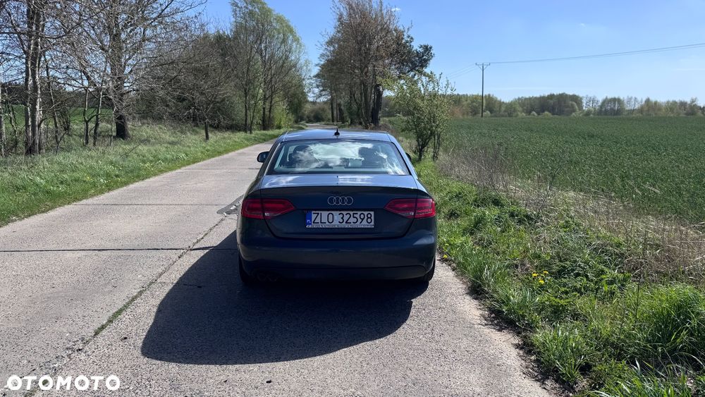 Audi A4 Limousine - 15