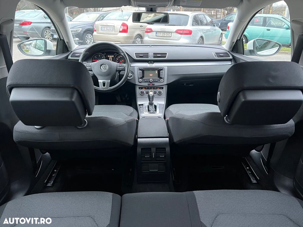 Volkswagen Passat 2.0 TDI BlueMotion Technology DSG Comfortline - 24