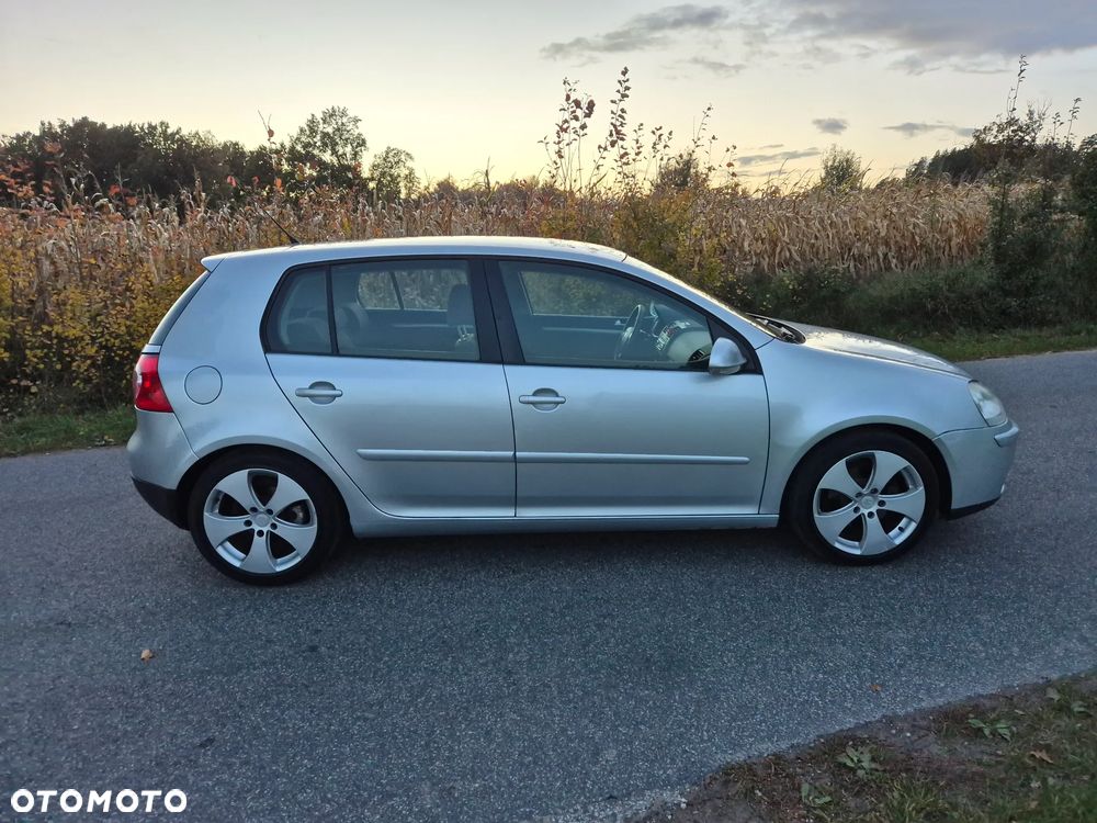 Volkswagen Golf - 10