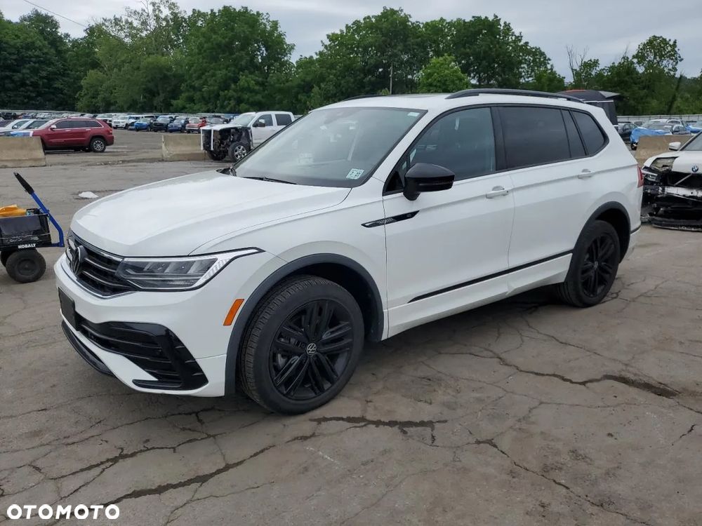 Volkswagen Tiguan - 1