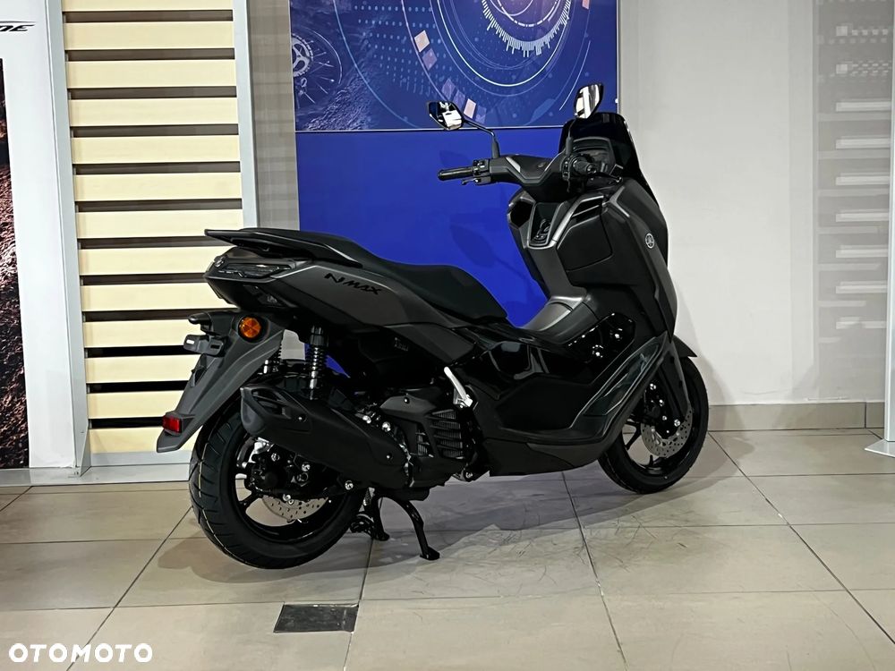 Yamaha NMAX - 18