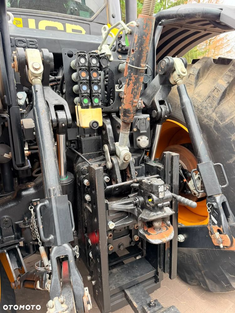 JCB Fastrac 8330 - 19