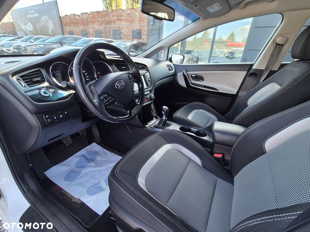 Kia Ceed 1.6 CRDi 128 Platinum Edition - 25