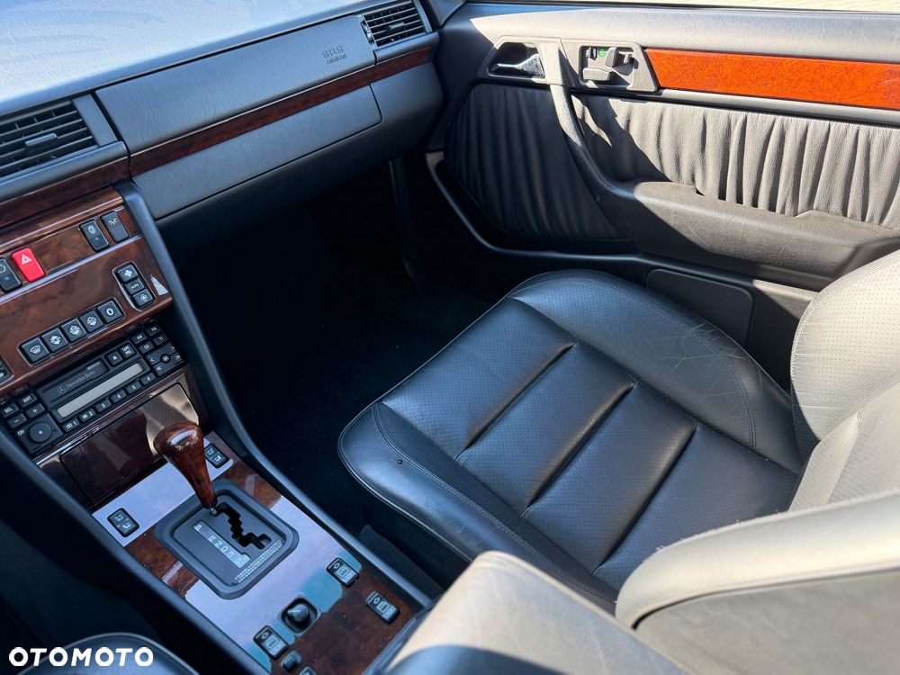 Mercedes-Benz Klasa E 500 - 39