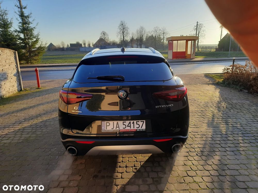 Alfa Romeo Stelvio 2.0 Turbo 16V AT8-Q4 Executive - 12