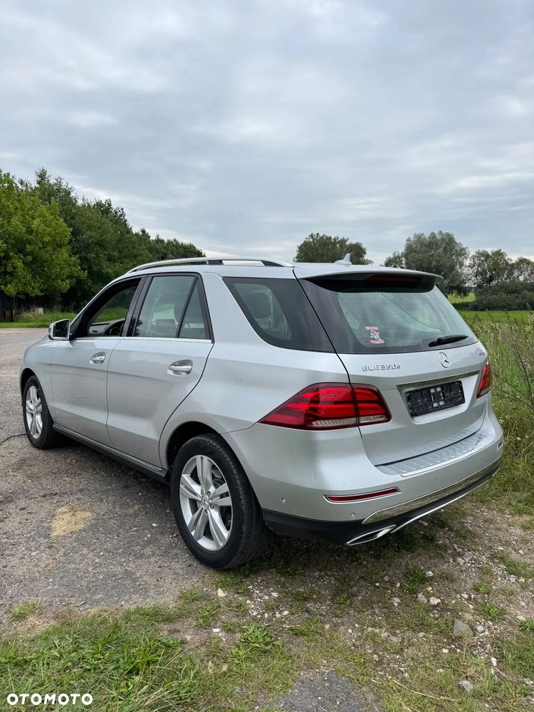 Mercedes-Benz GLE 350 d 4-Matic - 4