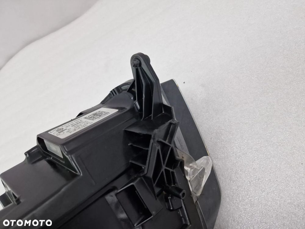 VW SPORTSVAN 517 12- LEWA LAMPA PRZEDNIA PRZÓD BI-XENON , NR 517941031B , NR AUKCJI LA400 - 17