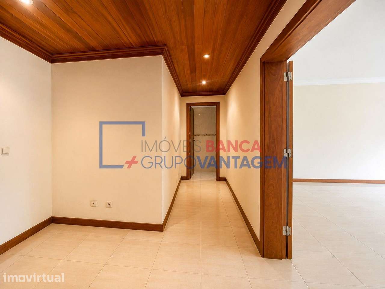 APARTAMENTO T3 COM GARAGEM BOX E ARRECADAÇÃO - Grande imagem: 3/29