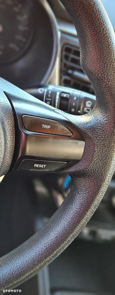 Kia Rio 1.2 Edition 7 - 17