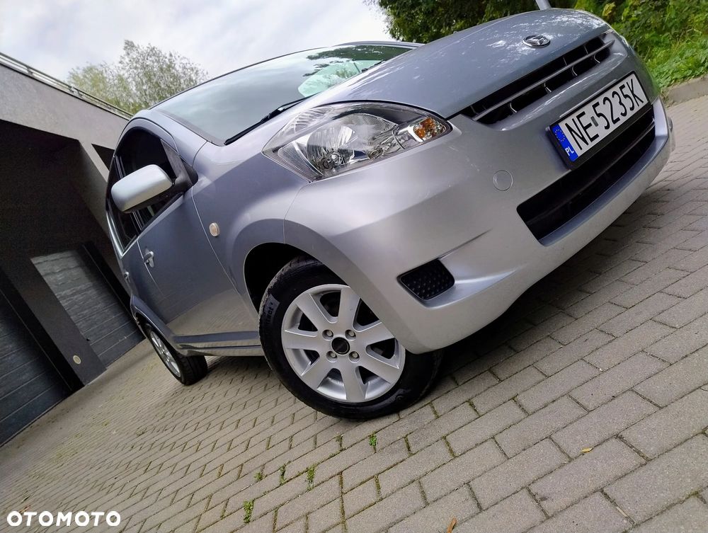 Daihatsu Sirion 1.0 CooLine - 2