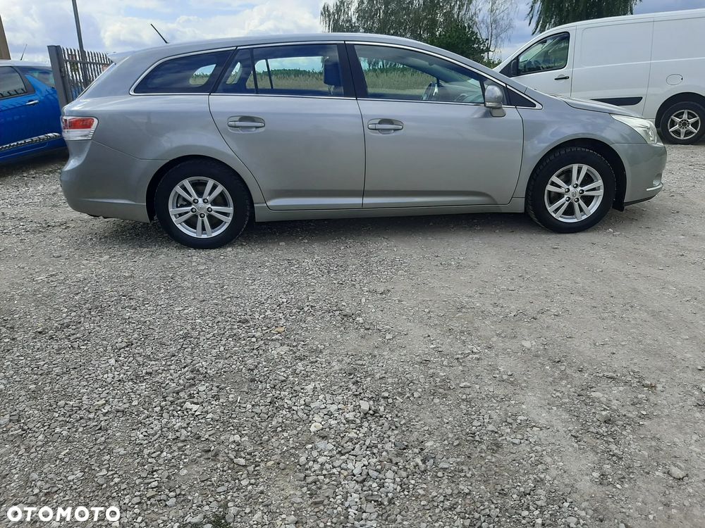 Toyota Avensis 1.8 Executive - 4