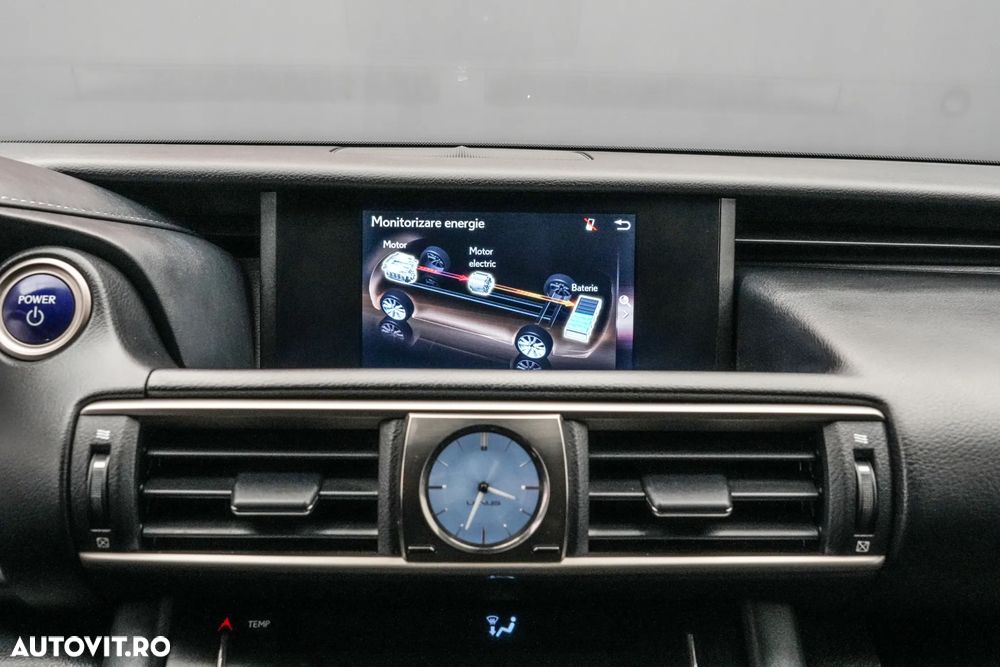 Lexus Seria IS 300h Executive - 22