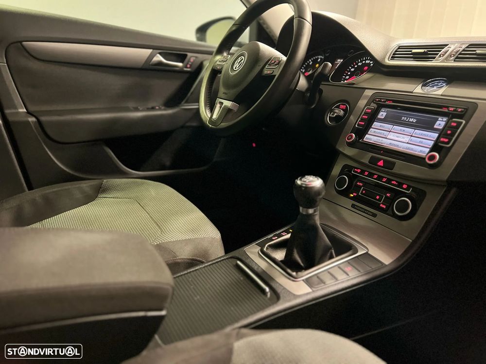 VW Passat 1.6 TDI BlueMotion - 13