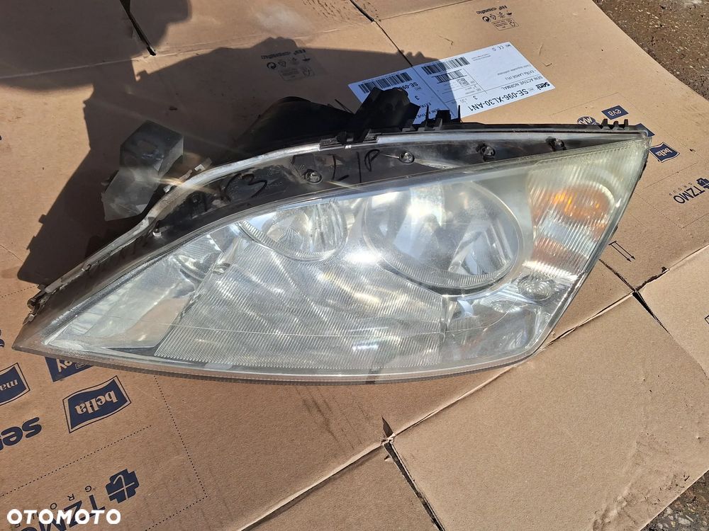 lampa lewa lub prawa przód  FORD MONDEO MK3